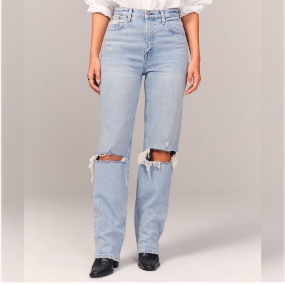 Abercrombie & Fitch Curve Love Ultra High Rise 90’s Straight Jean